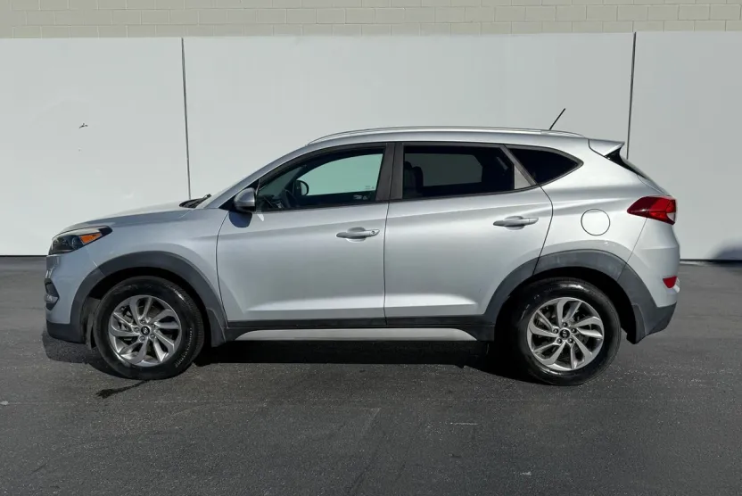 2017 Hyundai Tucson SE photo 1