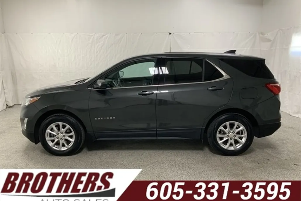 2020 Chevrolet Equinox LT photo 1