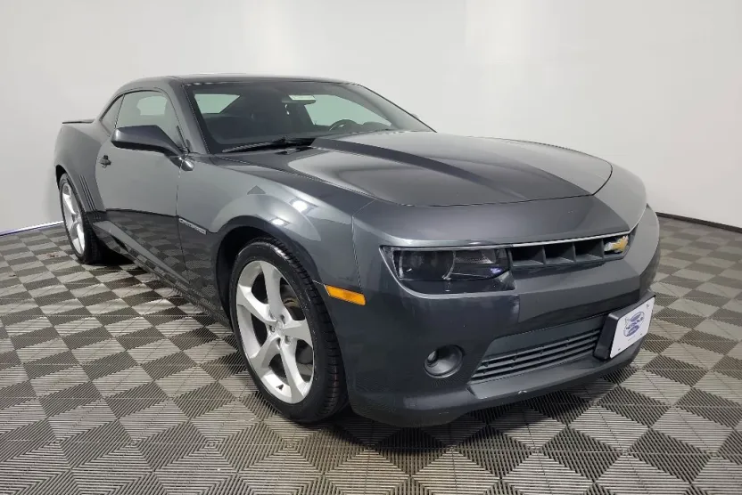 2015 Chevrolet Camaro 1LT photo 1
