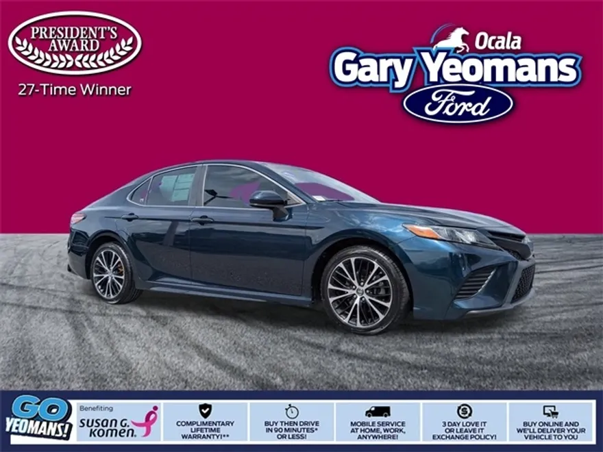 2019 Toyota Camry SE photo 1