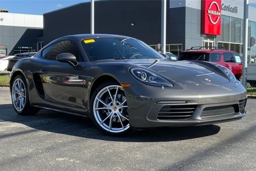 2024 Porsche Cayman photo 1