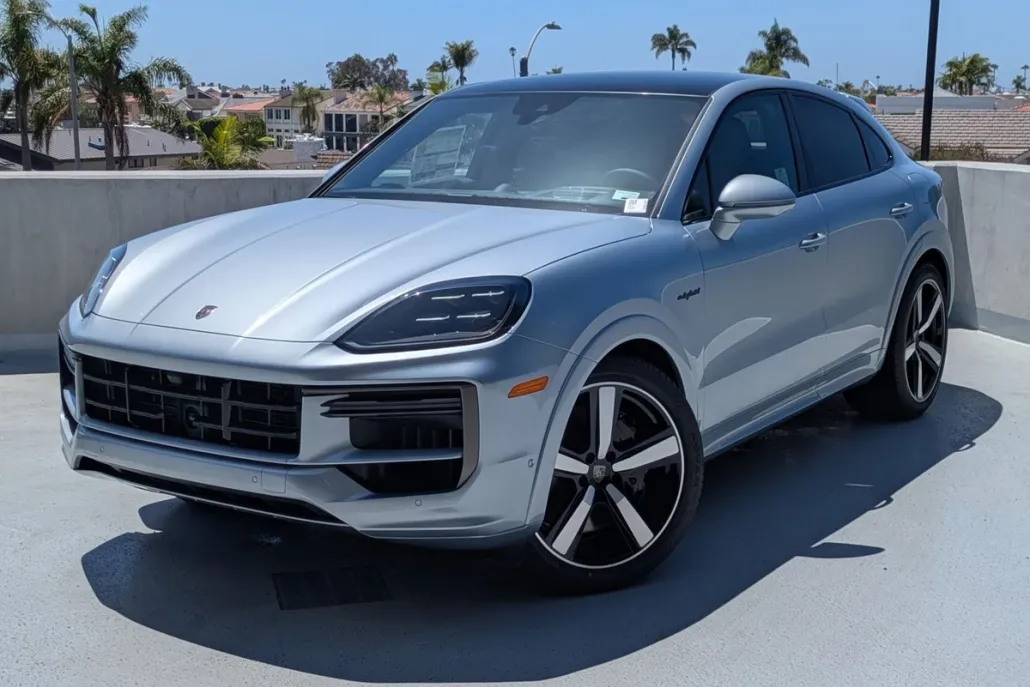 2025 Porsche Cayenne E-Hybrid Coupe Turbo photo 1