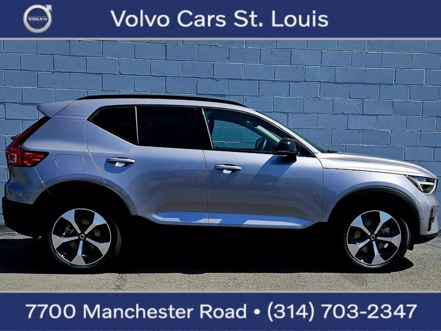 2026 Volvo XC40 Plus photo 1