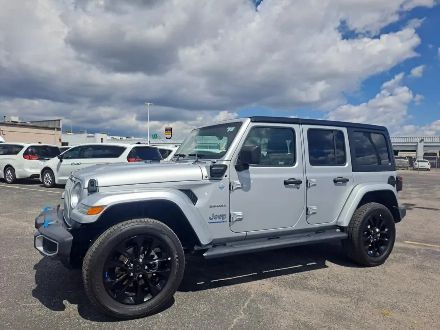 2023 Jeep Wrangler 4xe Sahara photo 1