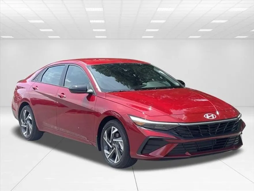2025 Hyundai Elantra SEL Sport photo 1