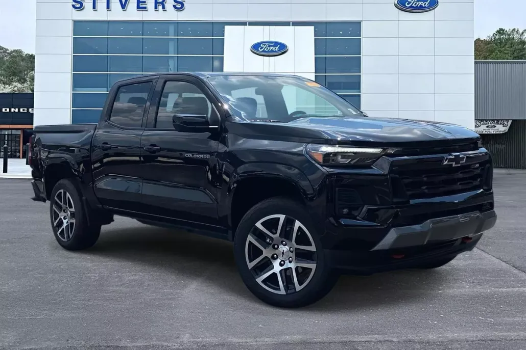 2024 Chevrolet Colorado Z71 photo 1