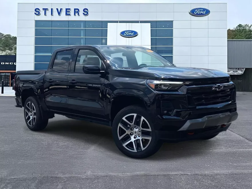 2024 Chevrolet Colorado Z71 photo 1