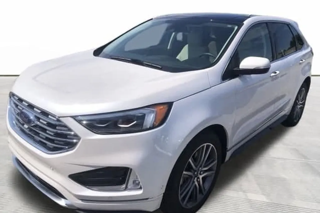 2019 Ford Edge Titanium photo 1