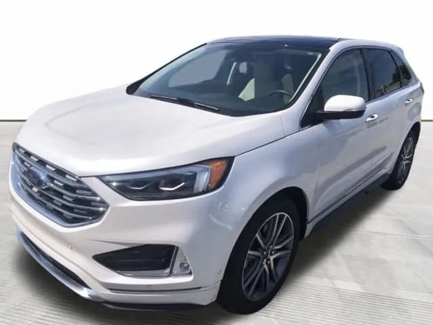 2019 Ford Edge Titanium photo 1
