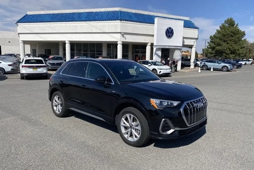 2022 Audi Q3 S line Premium photo 1