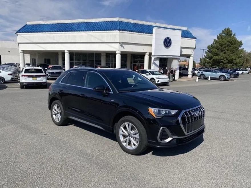 2022 Audi Q3 S line Premium photo 1