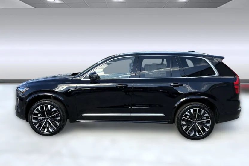 2026 Volvo XC90 B5 photo 1