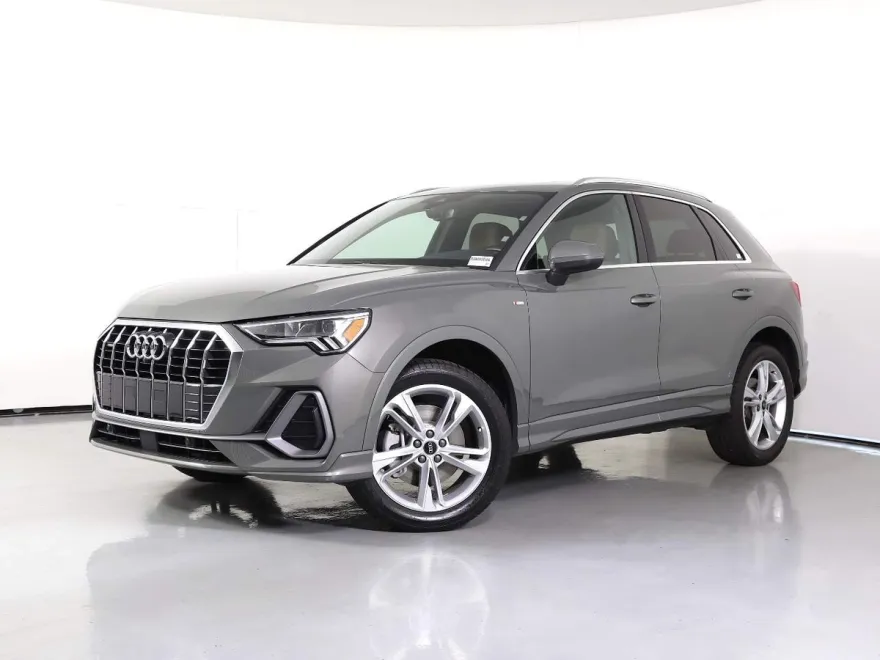 2022 Audi Q3 S line Plus 45 TFSI photo 1