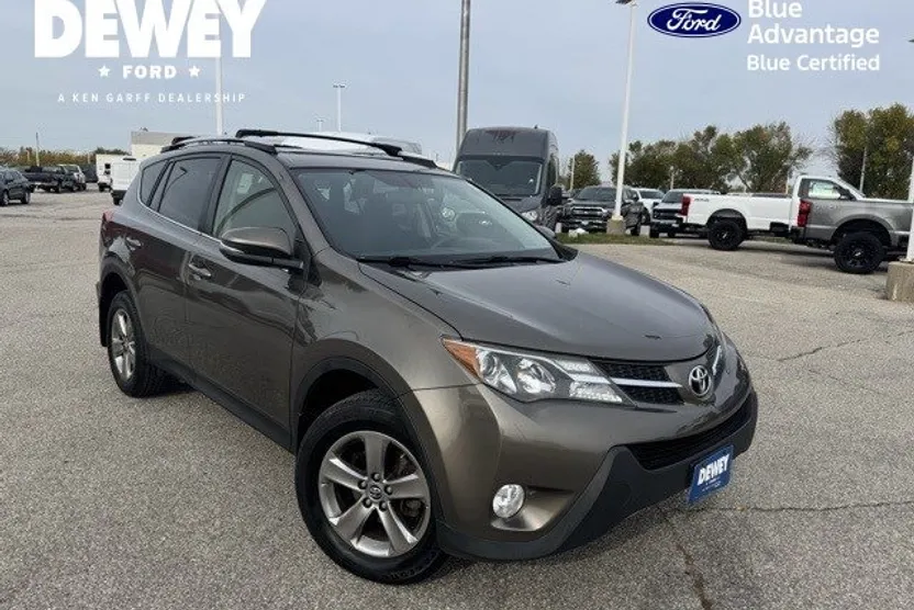 2015 Toyota RAV4 XLE photo 1