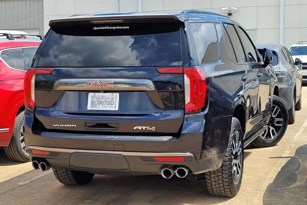 2023 Gmc Yukon AT4 photo 1