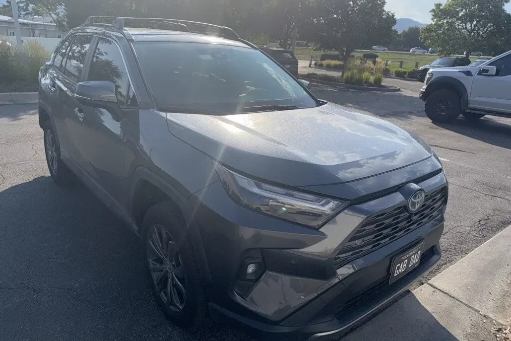 2024 Toyota RAV4 Hybrid Limited photo 1