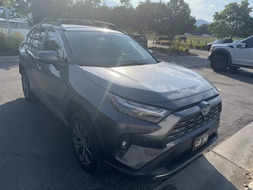 2024 Toyota RAV4 Hybrid Limited photo 1
