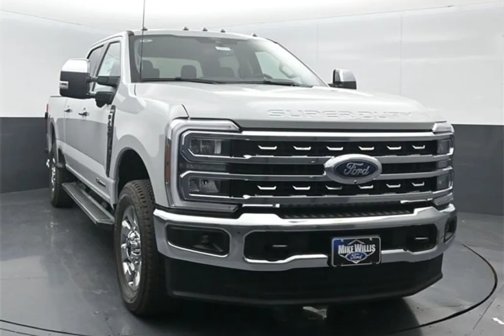 2026 Ford F-250 Lariat photo 1