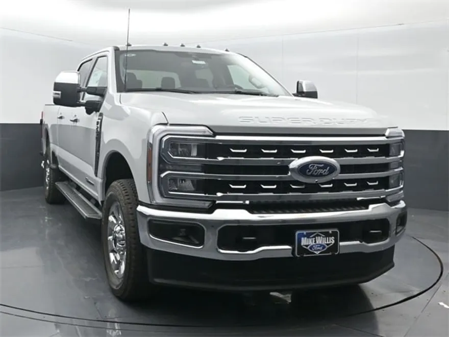 2026 Ford F-250 Lariat photo 1