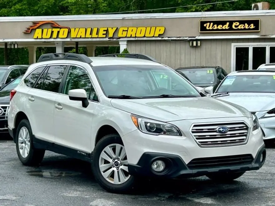 2015 Subaru Outback 2.5i Premium photo 1
