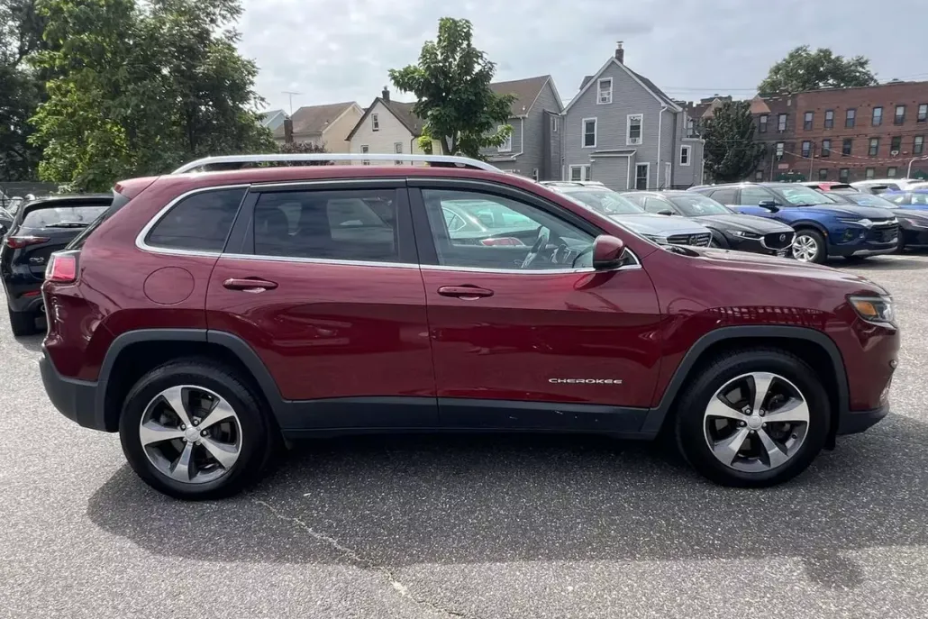 2019 Jeep Cherokee Limited photo 1