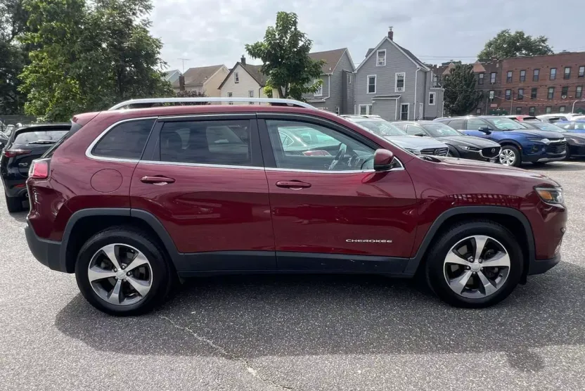 2019 Jeep Cherokee Limited photo 1