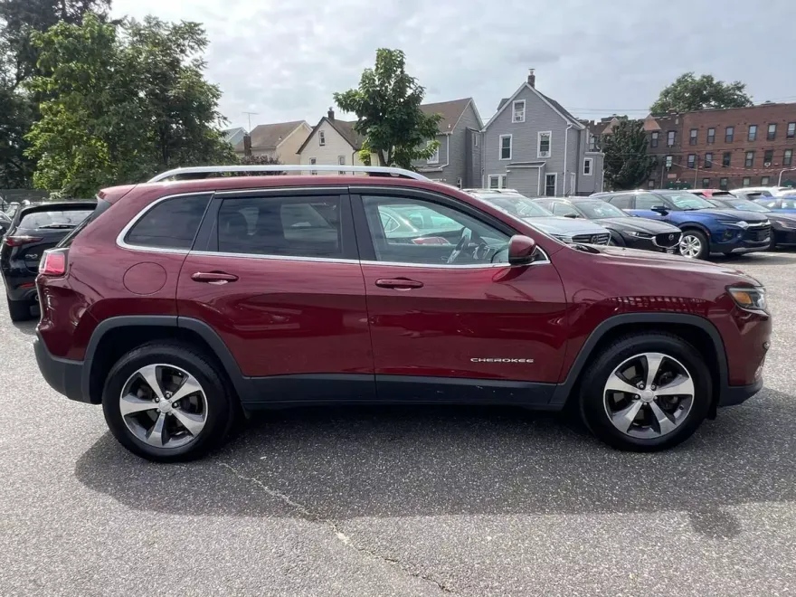 2019 Jeep Cherokee Limited photo 1