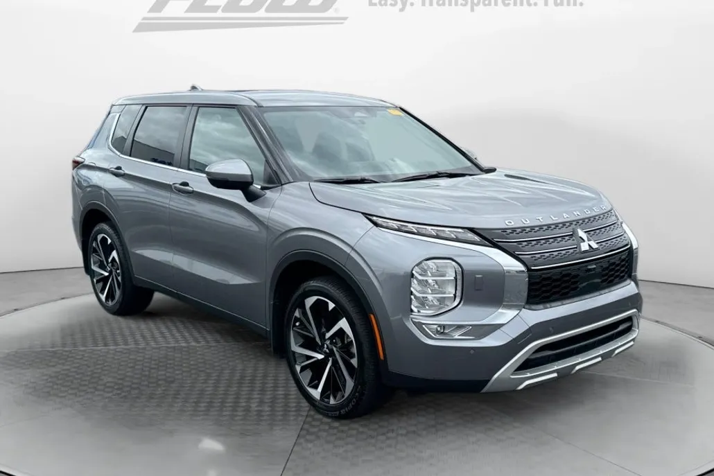 2023 Mitsubishi Outlander SE 2.5 S-AWC photo 1