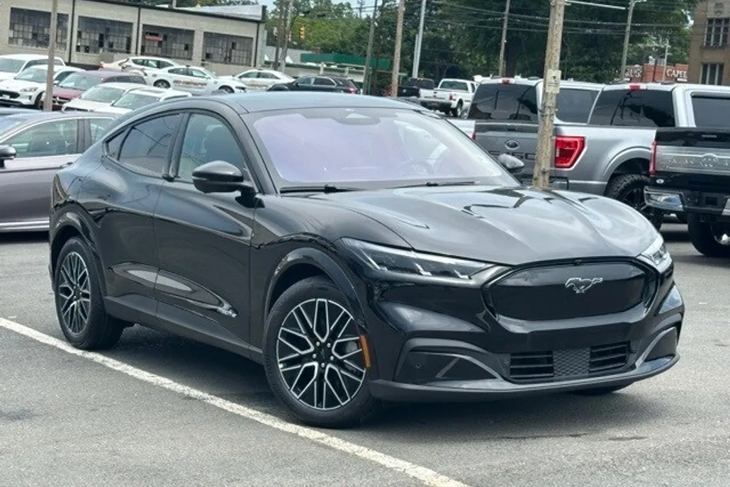 2025 Ford Mustang Mach-E Premium photo 1