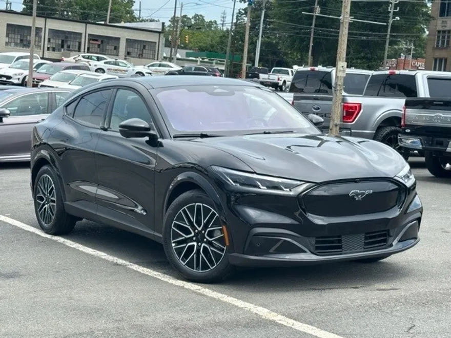 2025 Ford Mustang Mach-E Premium photo 1