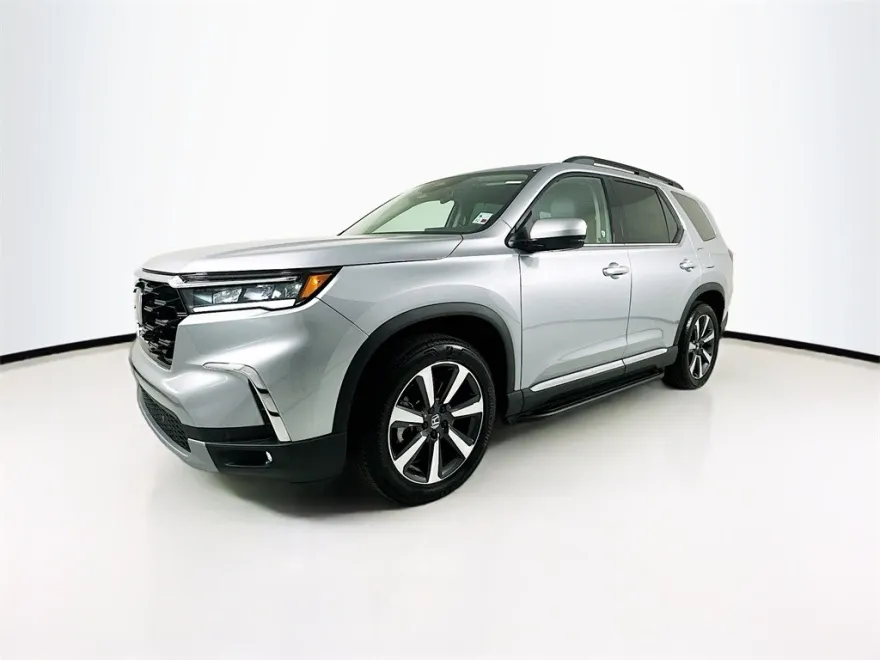 2025 Honda Pilot Touring photo 1