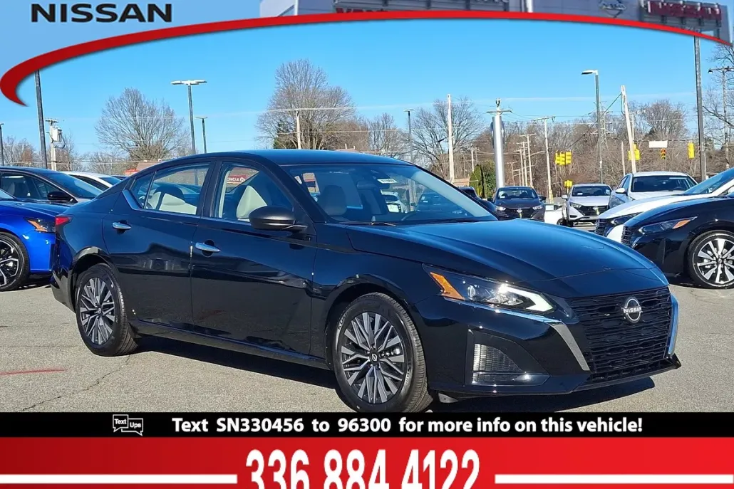 2025 Nissan Altima SV photo 1