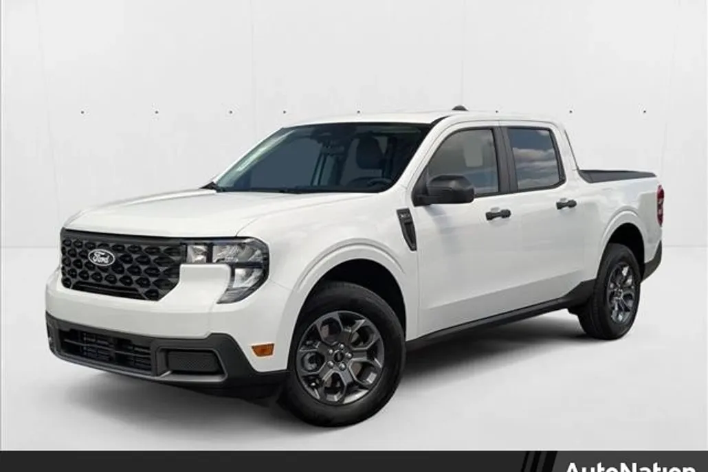 2025 Ford Maverick XLT photo 1