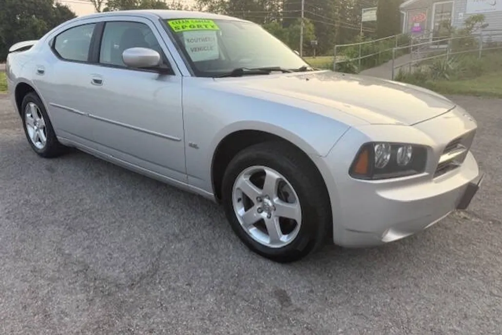 2010 Dodge Charger SXT photo 1