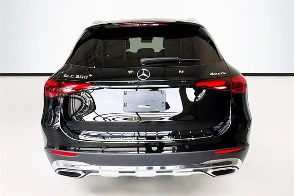 2025 Mercedes Benz GLC 300 4MATIC photo 1