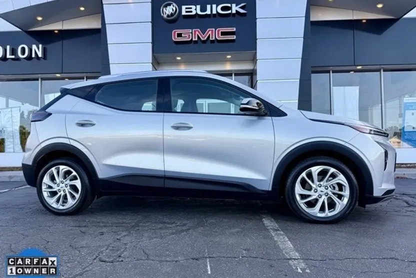 2023 Chevrolet Bolt EUV photo 1