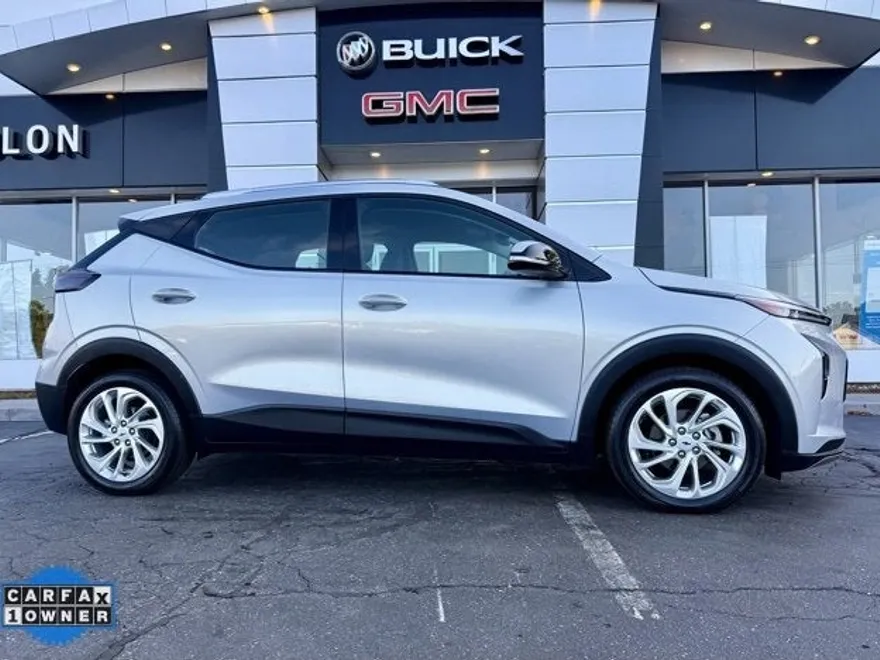 2023 Chevrolet Bolt EUV photo 1