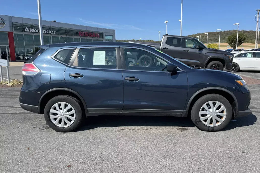 2016 Nissan Rogue AWD S photo 1