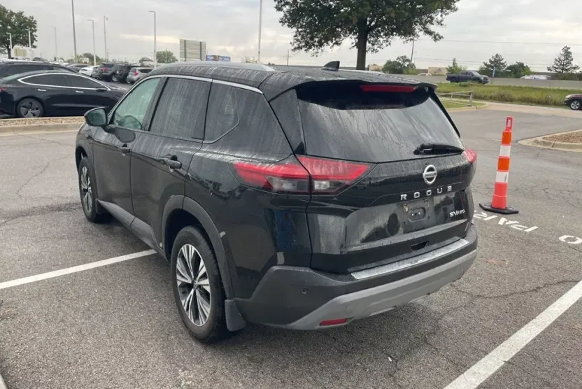 2021 Nissan Rogue SV photo 1