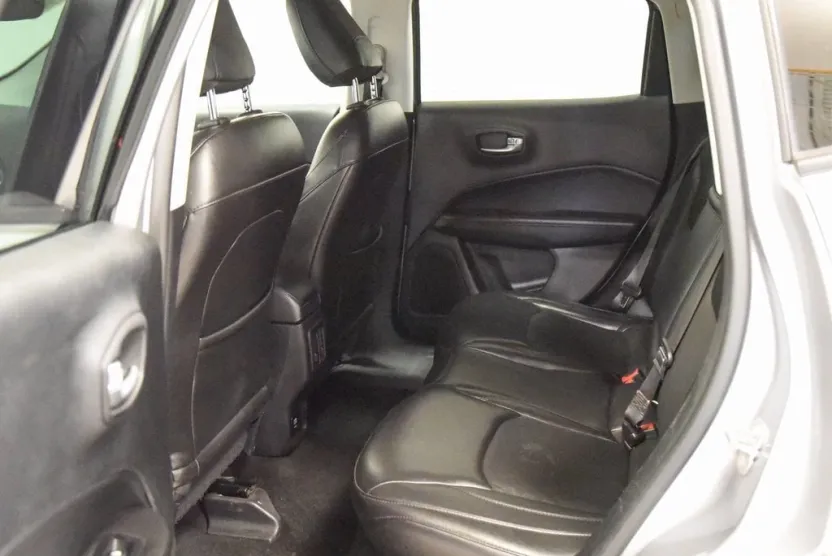 2018 Jeep Compass Latitude photo 1