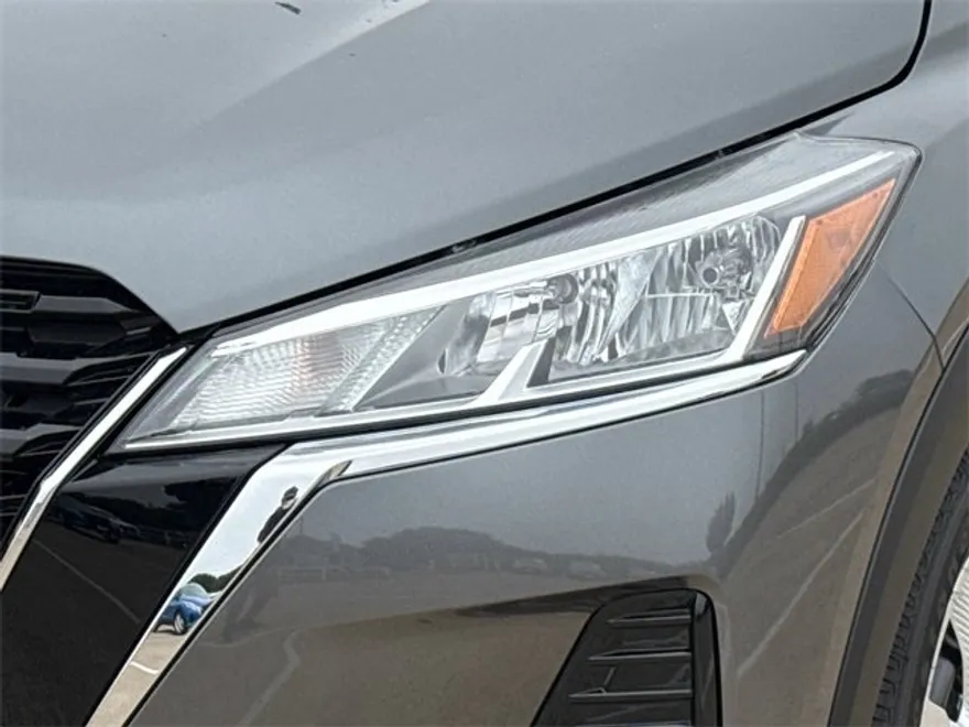 2025 Nissan Kicks Play S photo 1