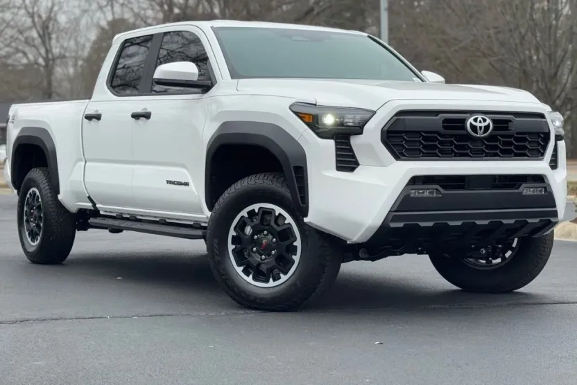 2024 Toyota Tacoma TRD Sport photo 1