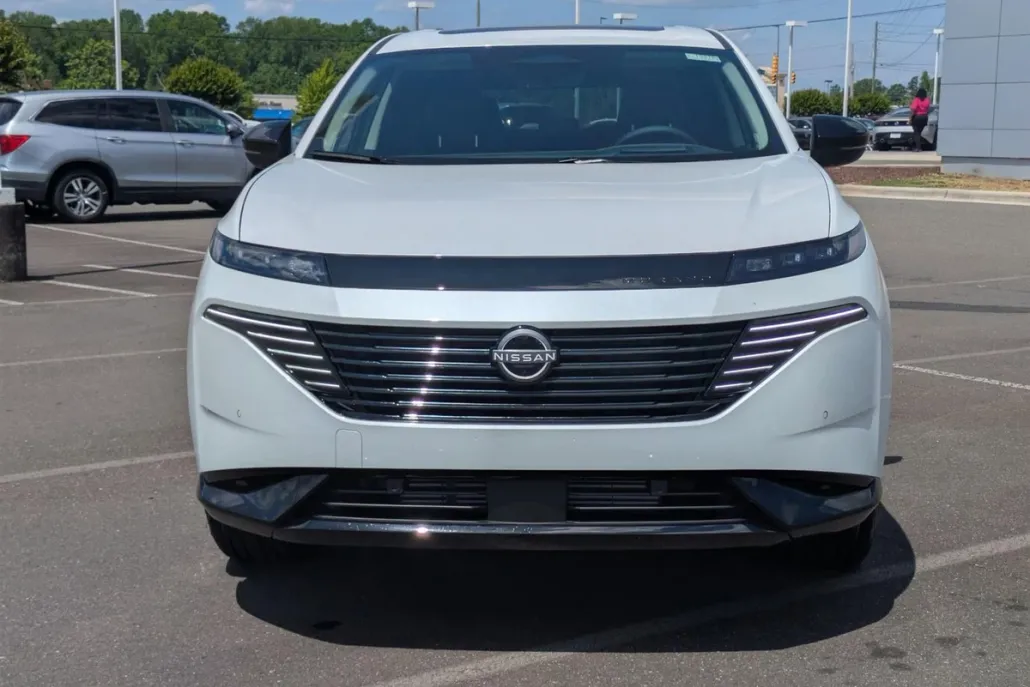 2025 Nissan Murano Platinum photo 1
