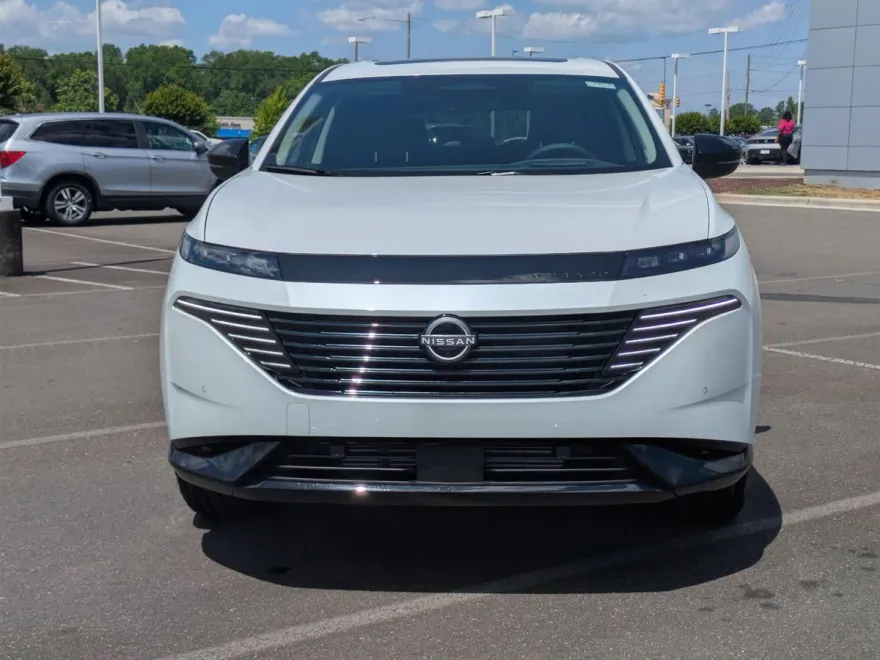 2025 Nissan Murano Platinum photo 1
