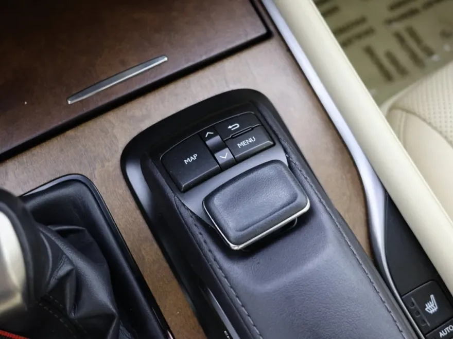 2017 Lexus LX 570 photo 26