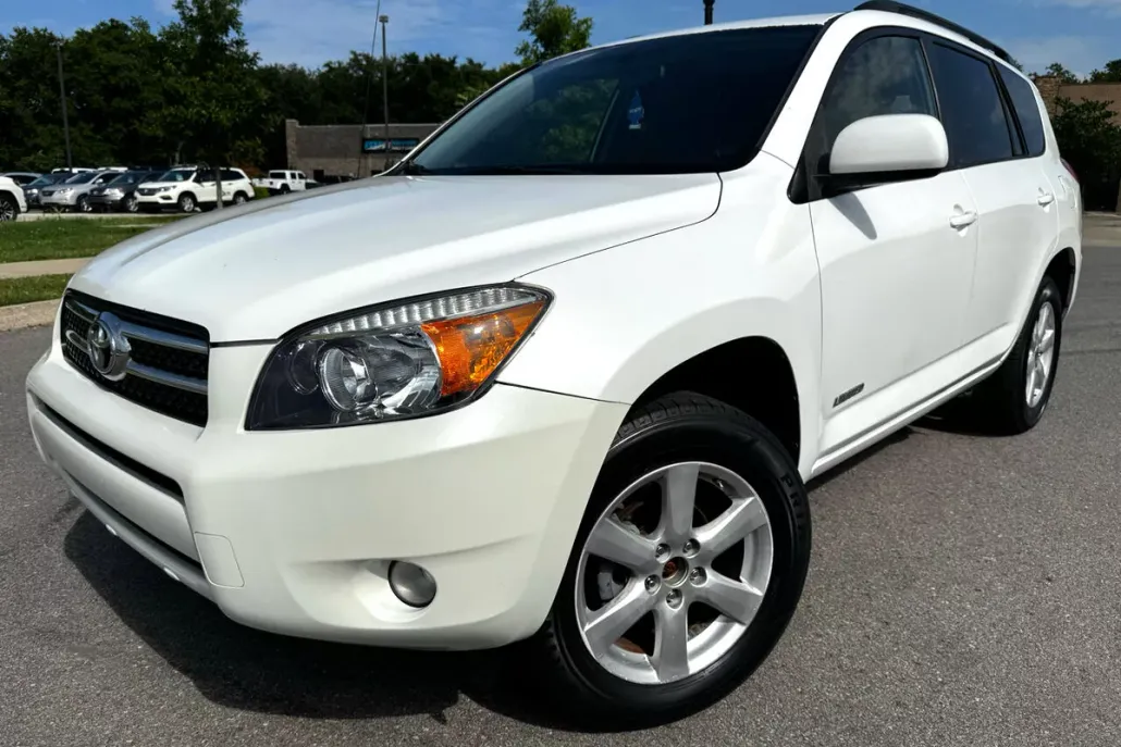 2006 Toyota RAV4 Limited photo 1