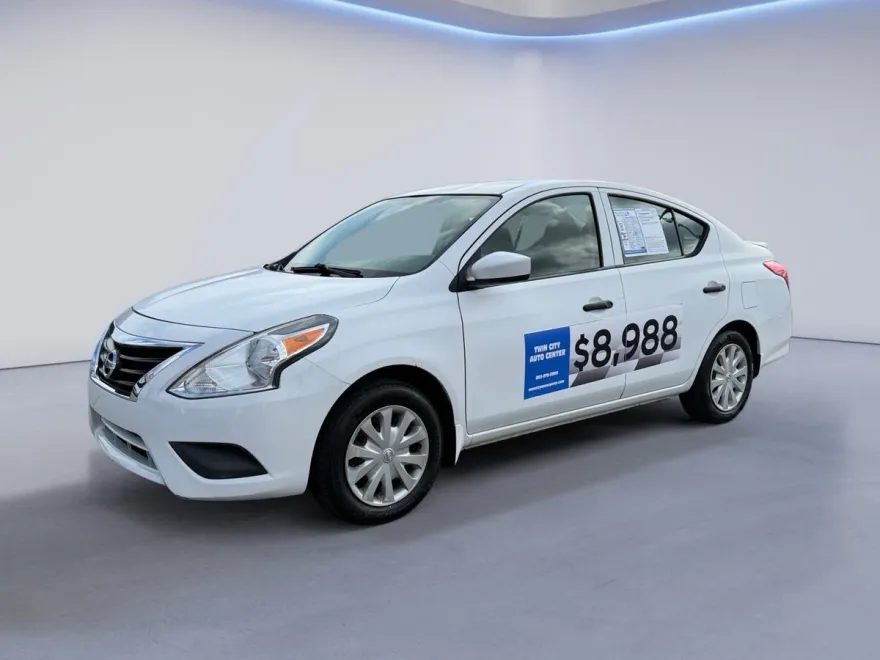 2018 Nissan Versa Sedan Plus photo 1