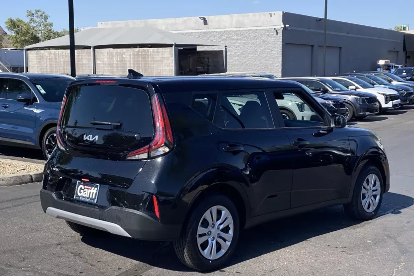 2025 Kia Soul LX photo 1