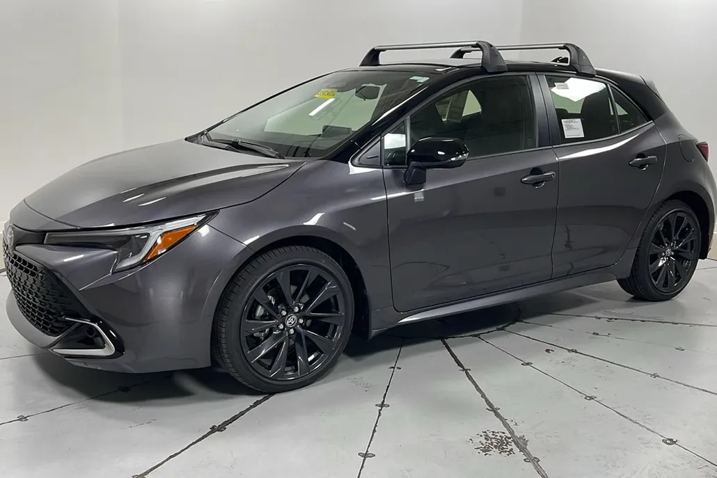 2025 Toyota Corolla XSE photo 1