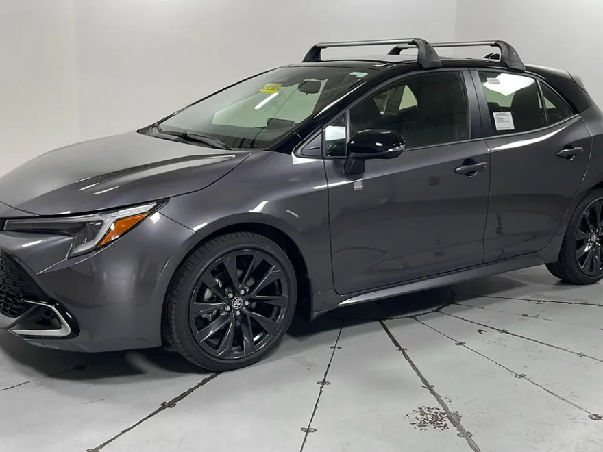2025 Toyota Corolla XSE photo 1